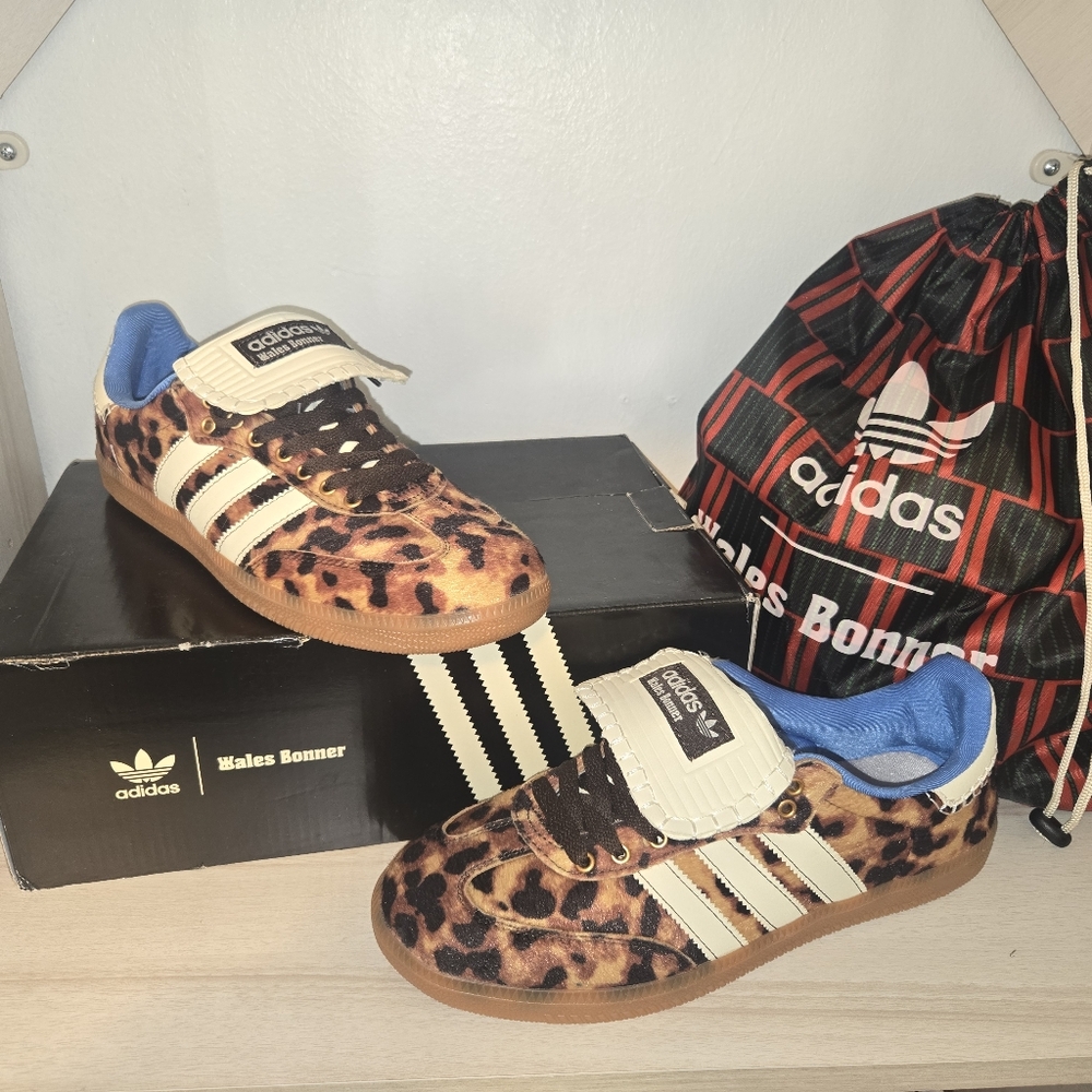 Adidas Leopard Pattern Sneakers Never Been Worn Size 8 1/2 Fits Like 10 Womens